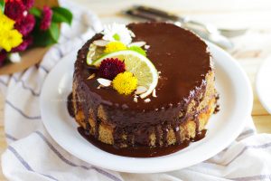 Bolo de Aniversario Vegano - Amendoas, Laranja e Chocolate - Flor de Sal