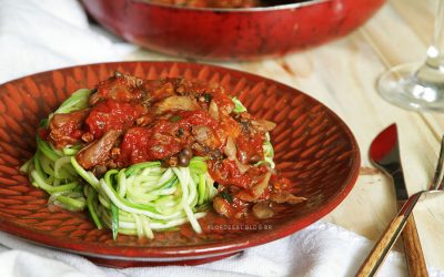 Spaghetti de Abobrinha à Bolonhesa de Cogumelos