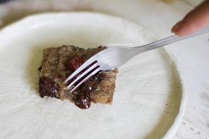 Brownie Vegano de Amendoim - Flor de Sal por Gabi Mahamud